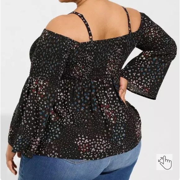 Torrid Plus Size 4 Challis Cold Shoulder Smocked Blouse Black Wild Daisy Print - Picture 2 of 6